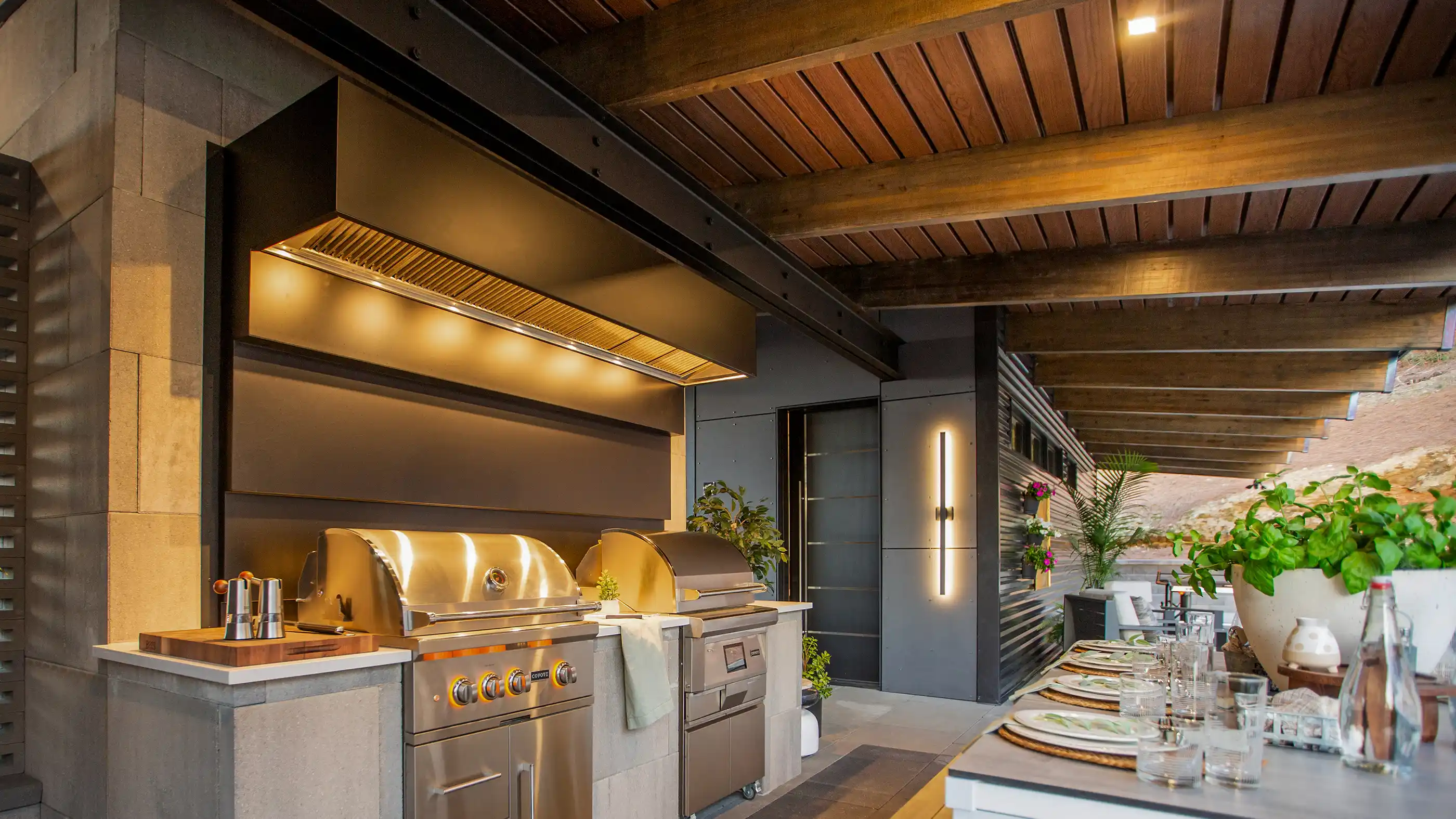 IMPRESSIONS® architectural deck with natural wood tone outdoor living space